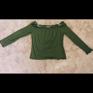 Ribbed top with elastic ruffle neck in Olive